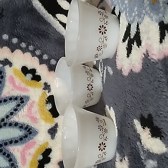 Dynaware casserole bowl & 3dessert cups Pyr-o-rey/Glassware like pyrex - Picture 8 of 13